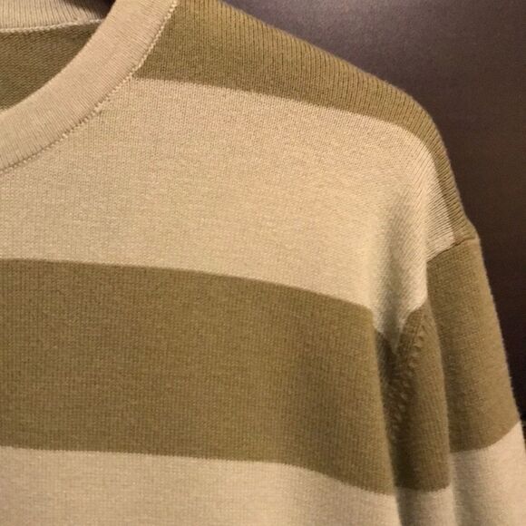 Banana Republic Green Stripe Sweater - Size Small - Picture 4 of 7